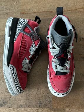 Jordan Kids Red and Black Sneakers Size 5.5Y